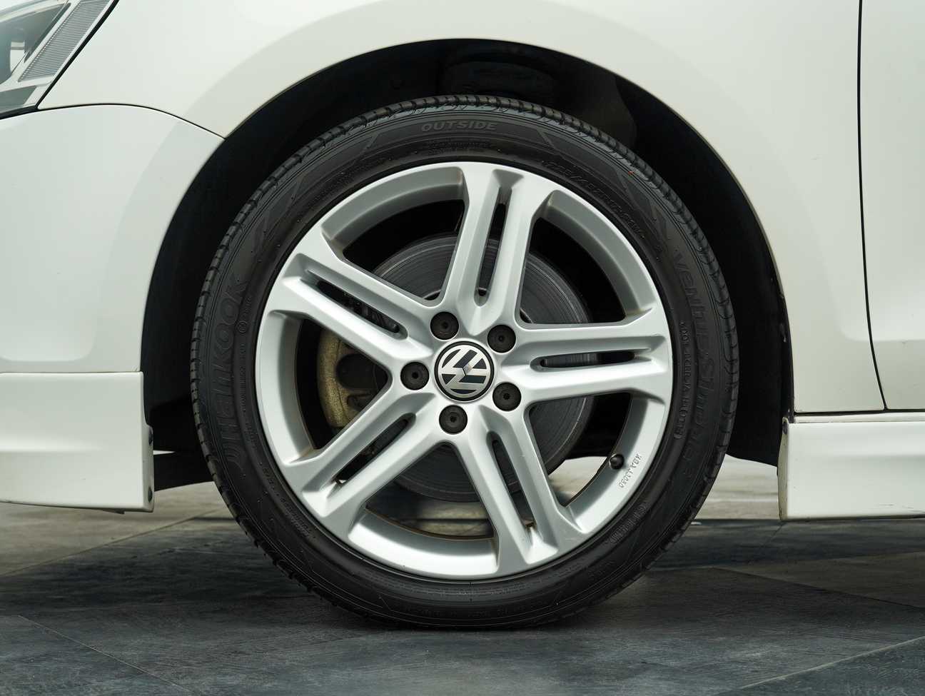 terpakai 2014 Volkswagen Jetta TSI 1.4