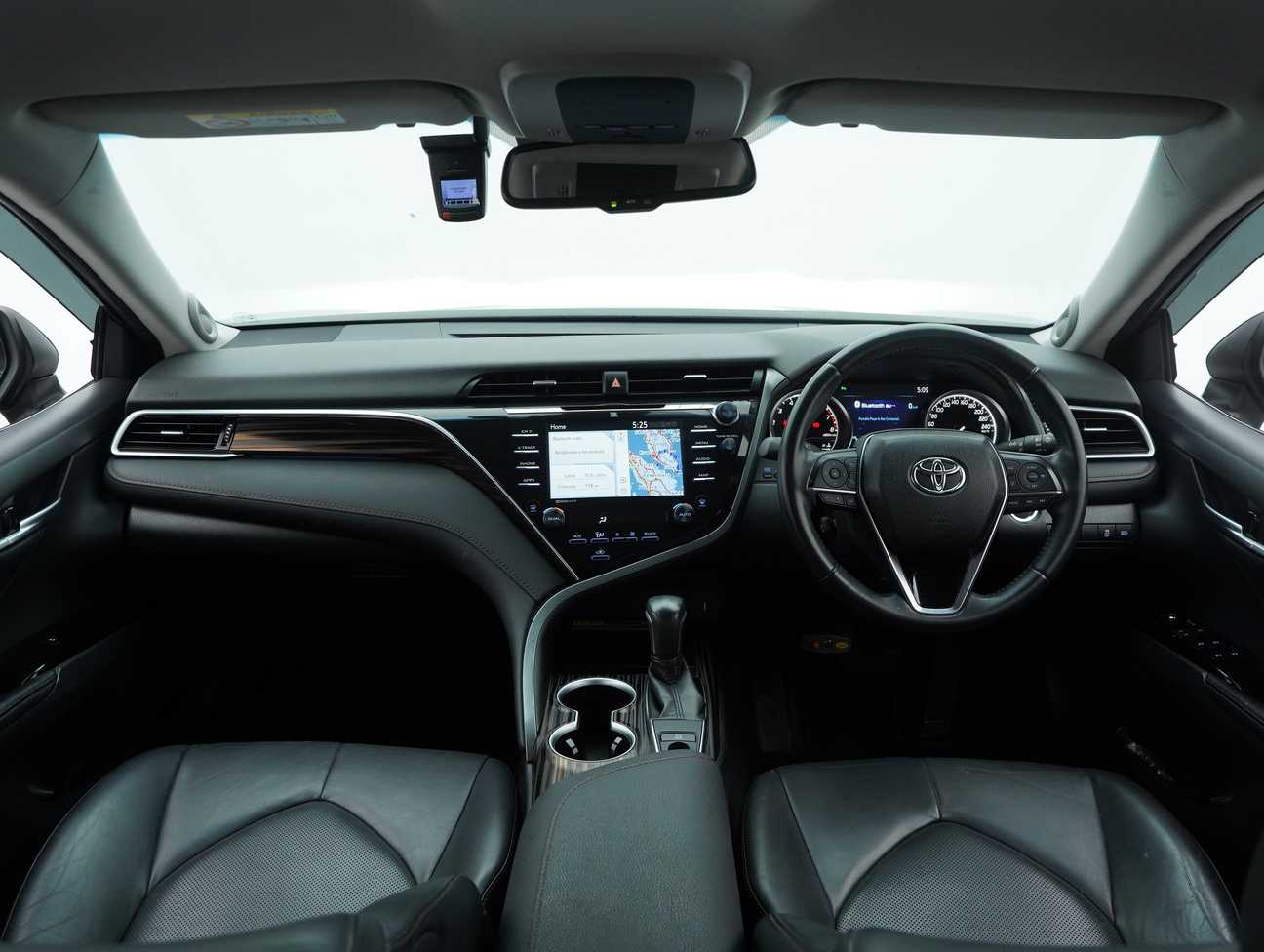 used 2019 Toyota Camry V 2.5