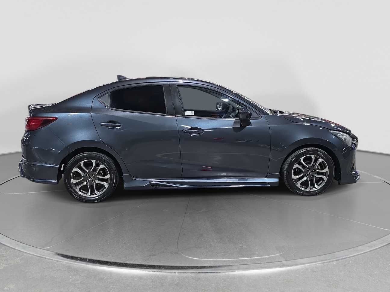 terpakai 2015 Mazda 2 SKYACTIV-G 1.5