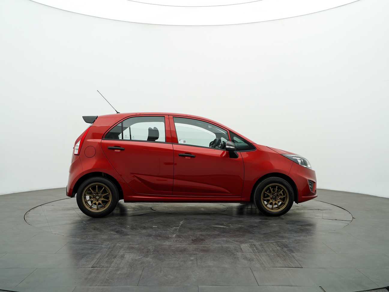 terpakai 2015 Proton Iriz Standard 1.3