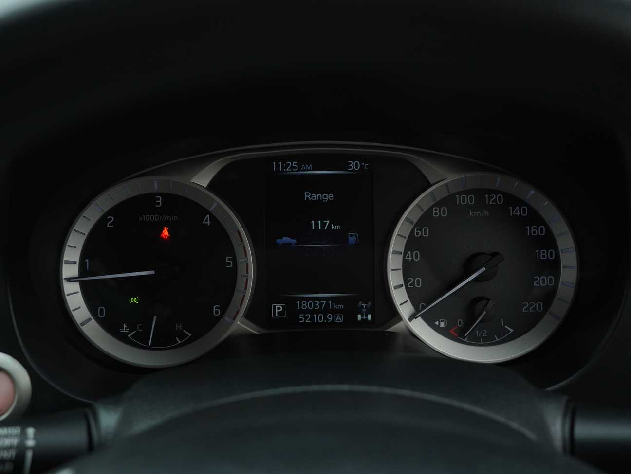 terpakai 2017 Nissan Navara NP300 V Dual Cab 2.5