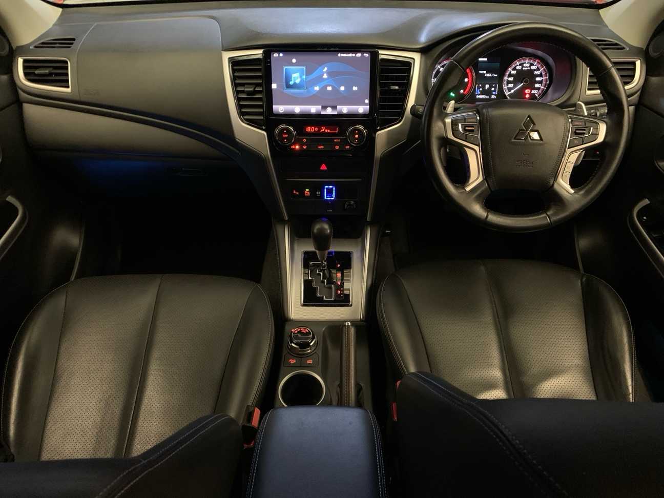 terpakai 2023 Mitsubishi Triton VGT Athlete Dual Cab 4X4 2.4
