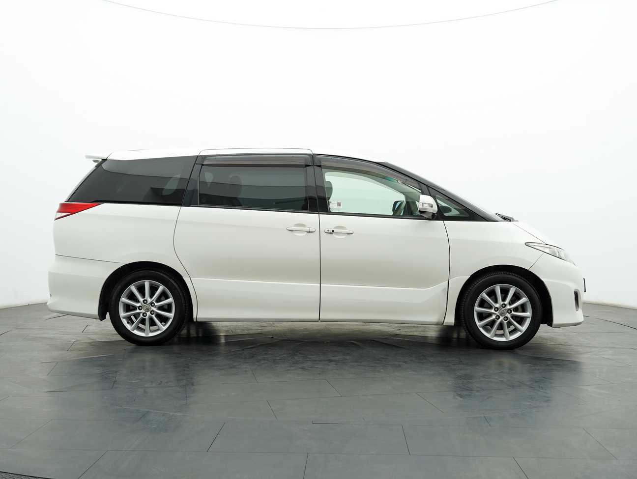 used 2009 Toyota Estima Aeras 2.4