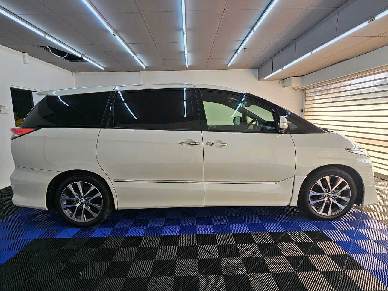 used 2016 Toyota Estima Aeras Premium 2.4