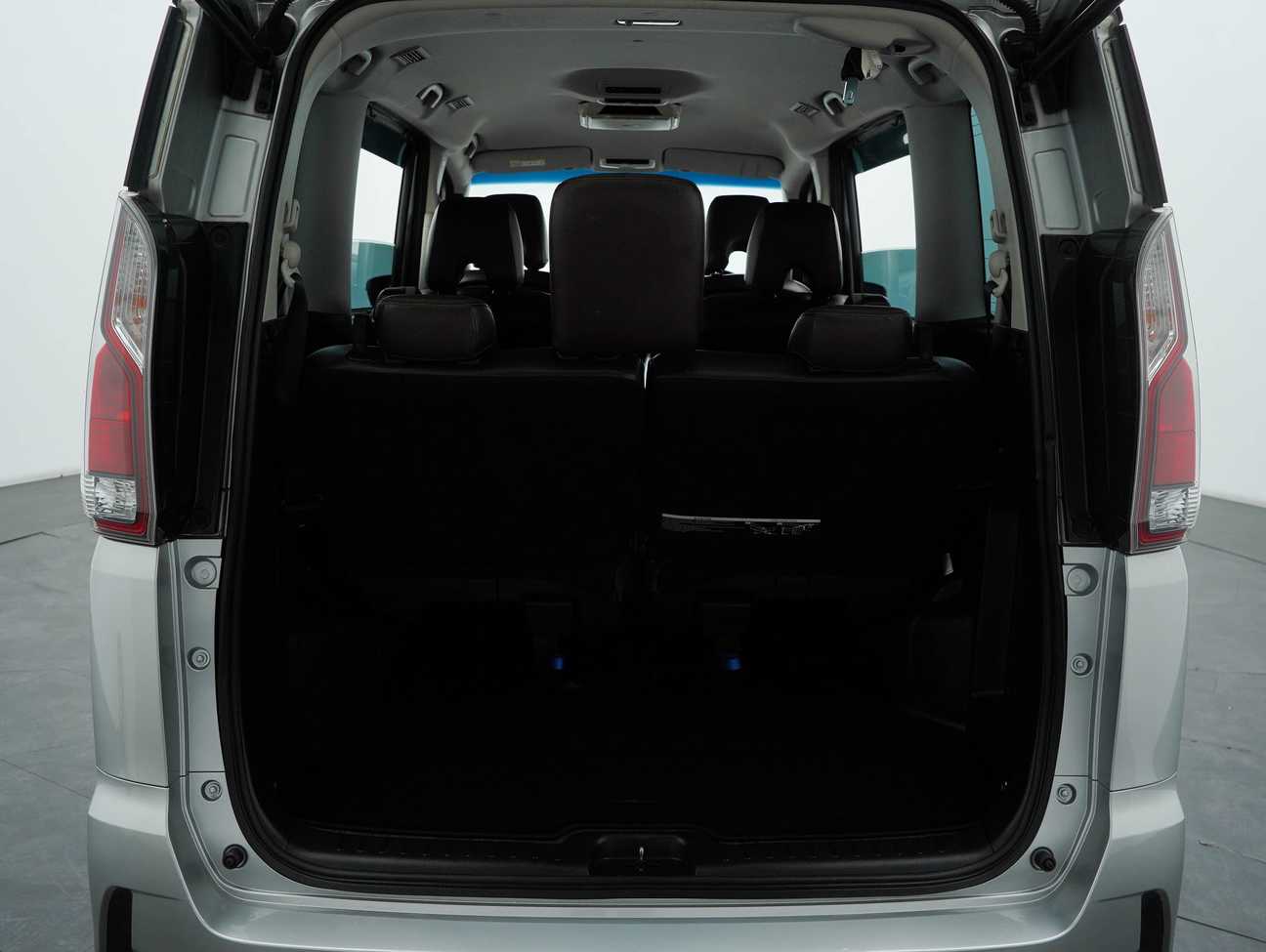 used 2019 Nissan Serena S-Hybrid High-Way Star 2.0