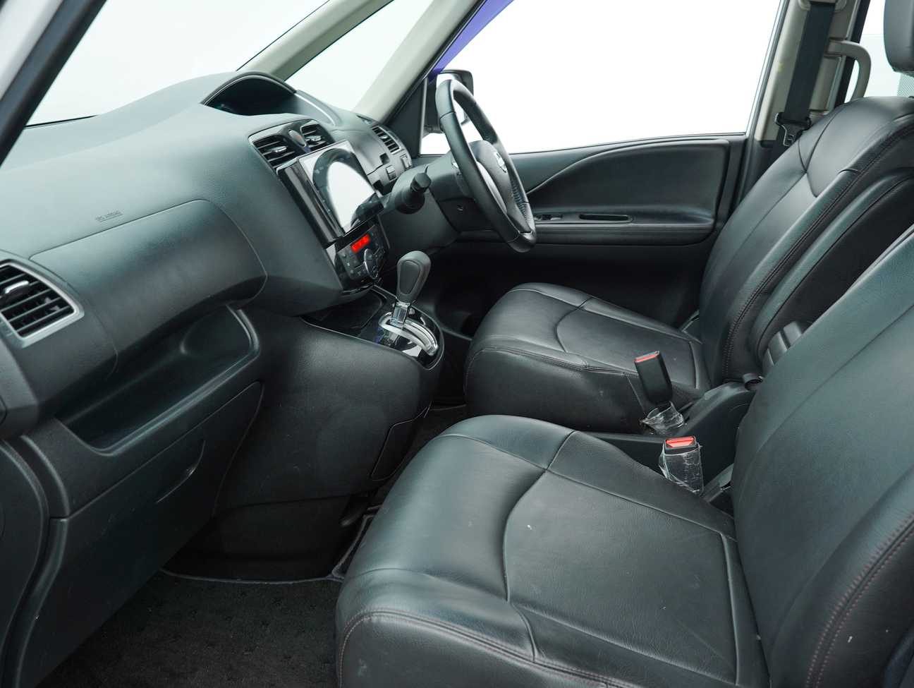 used 2017 Nissan Serena S-Hybrid High-Way Star 2.0