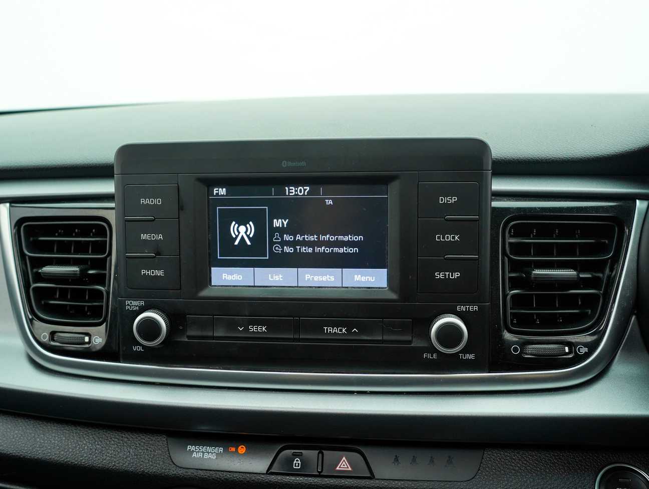 terpakai 2017 Kia Rio  1.4