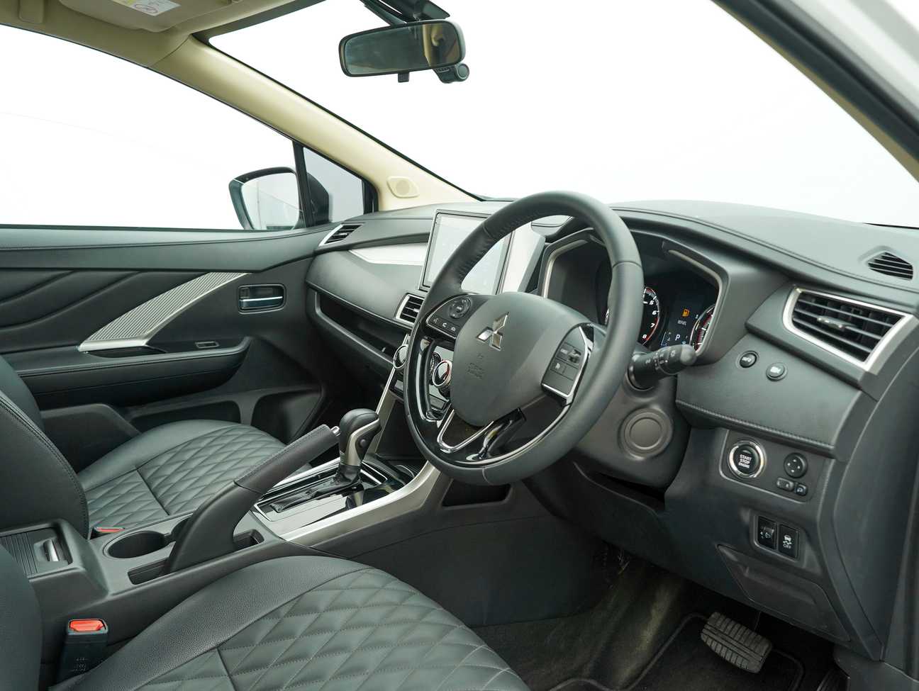 used 2023 Mitsubishi Xpander  1.5