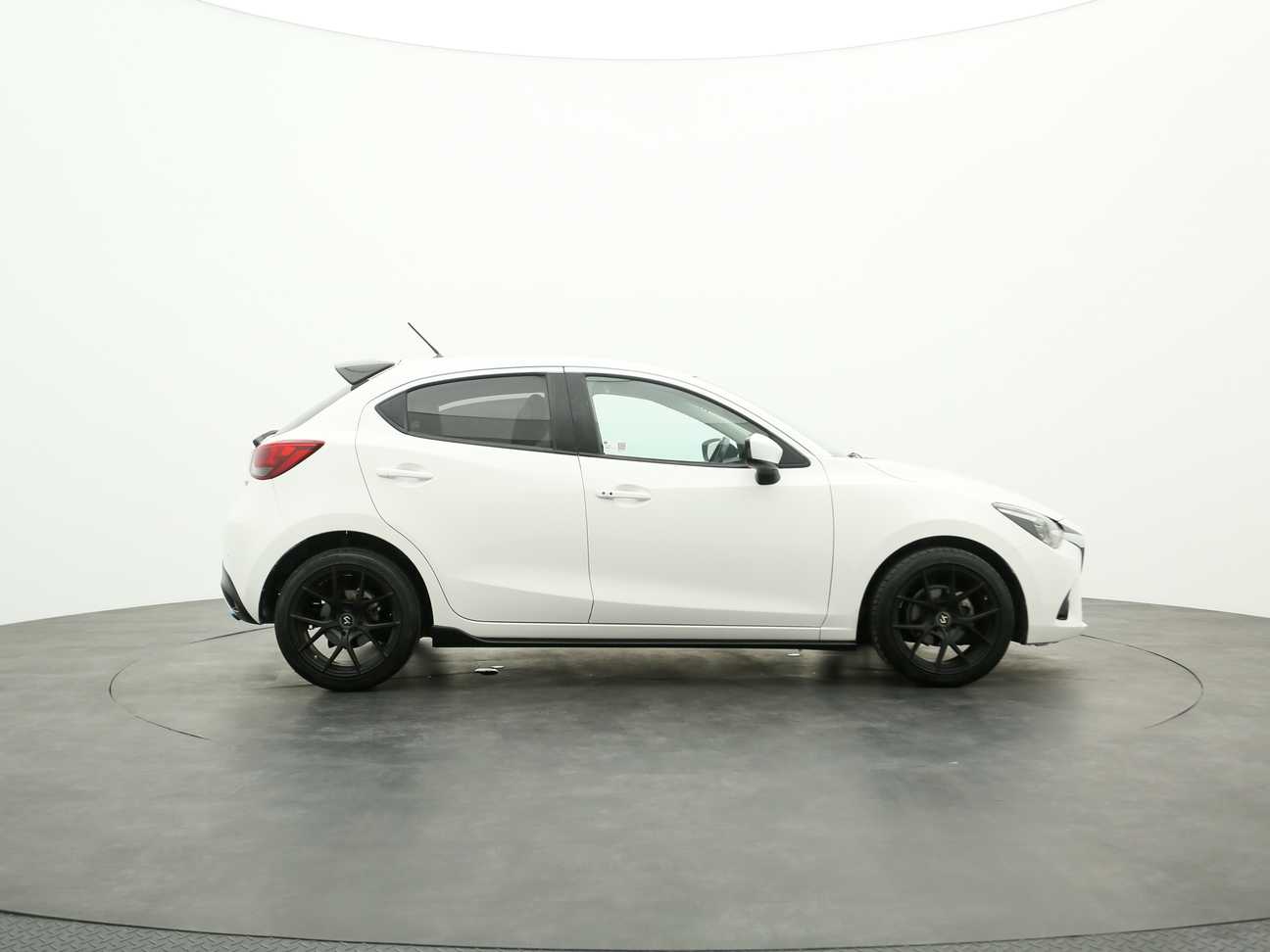 used 2016 Mazda 2 HATCHBACK SKYACTIV-G (CBU) 1.5