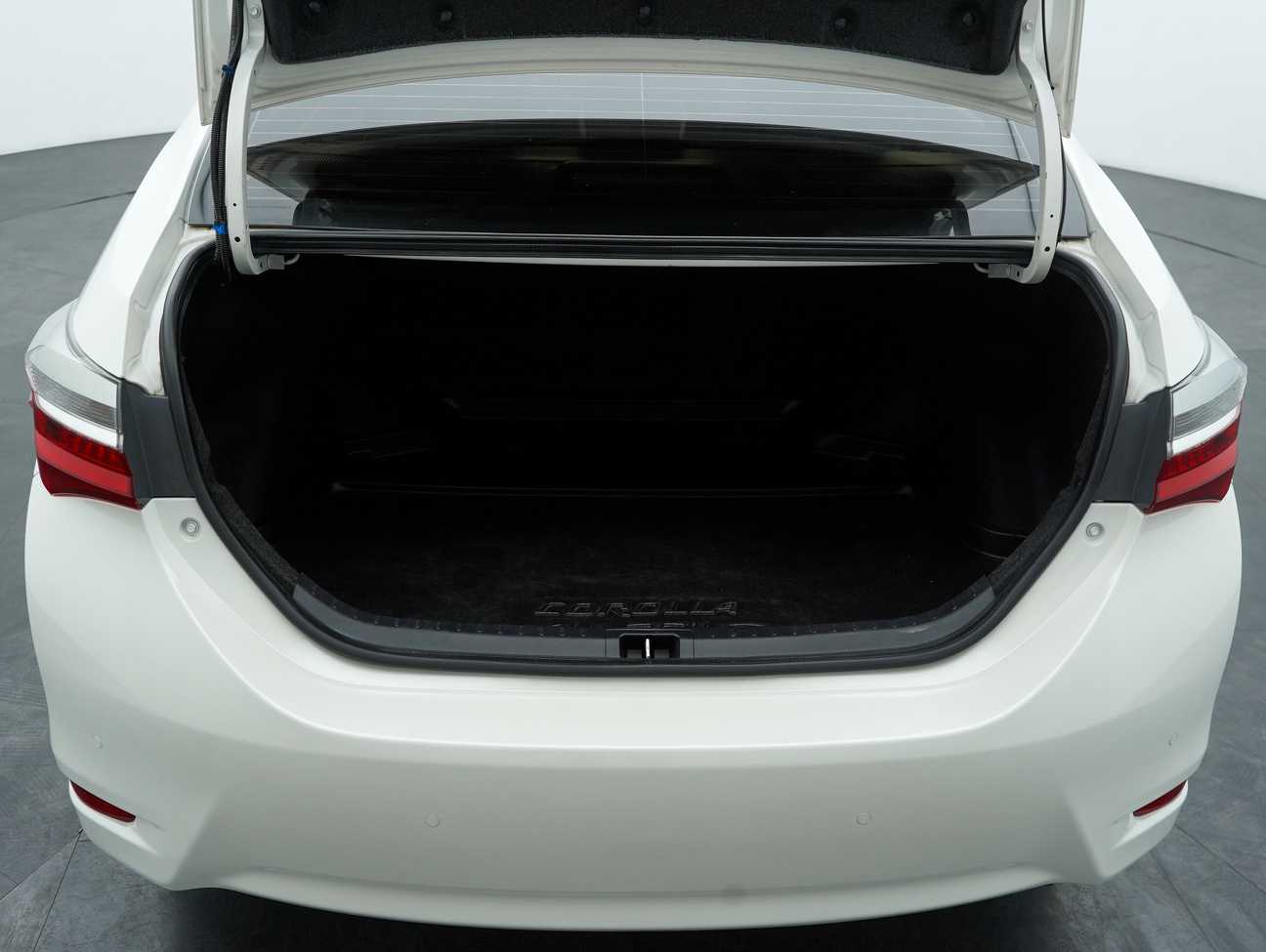 used 2017 Toyota Corolla Altis V 2.0