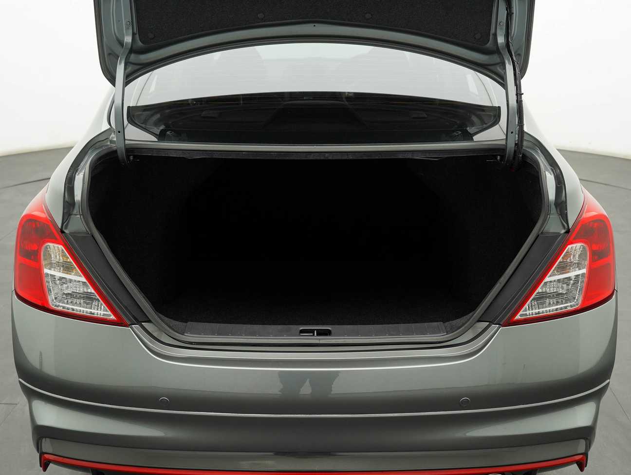 used 2014 Nissan Almera VL 1.5