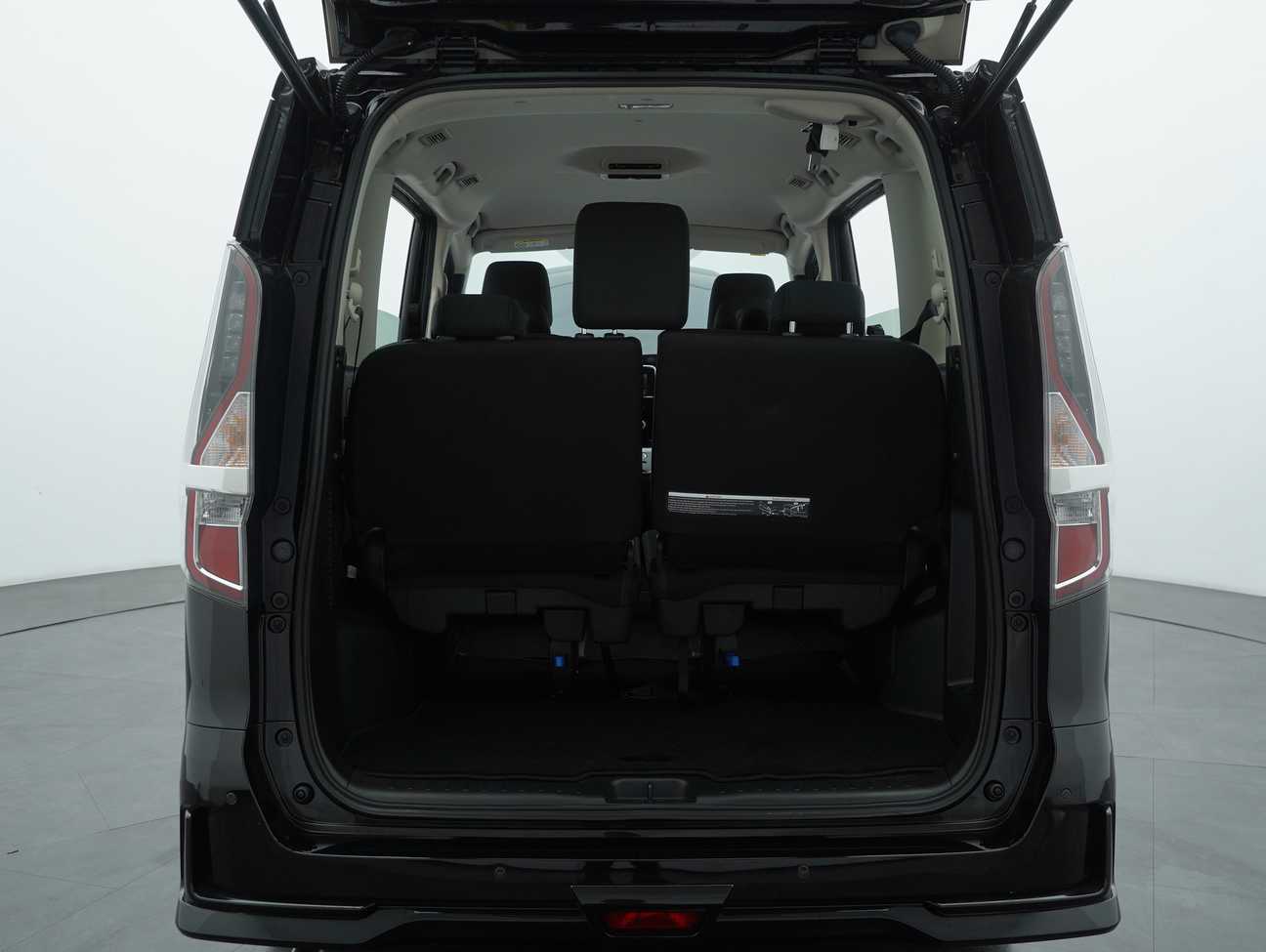 terpakai 2025 Nissan Serena S-Hybrid High-Way Star 2.0