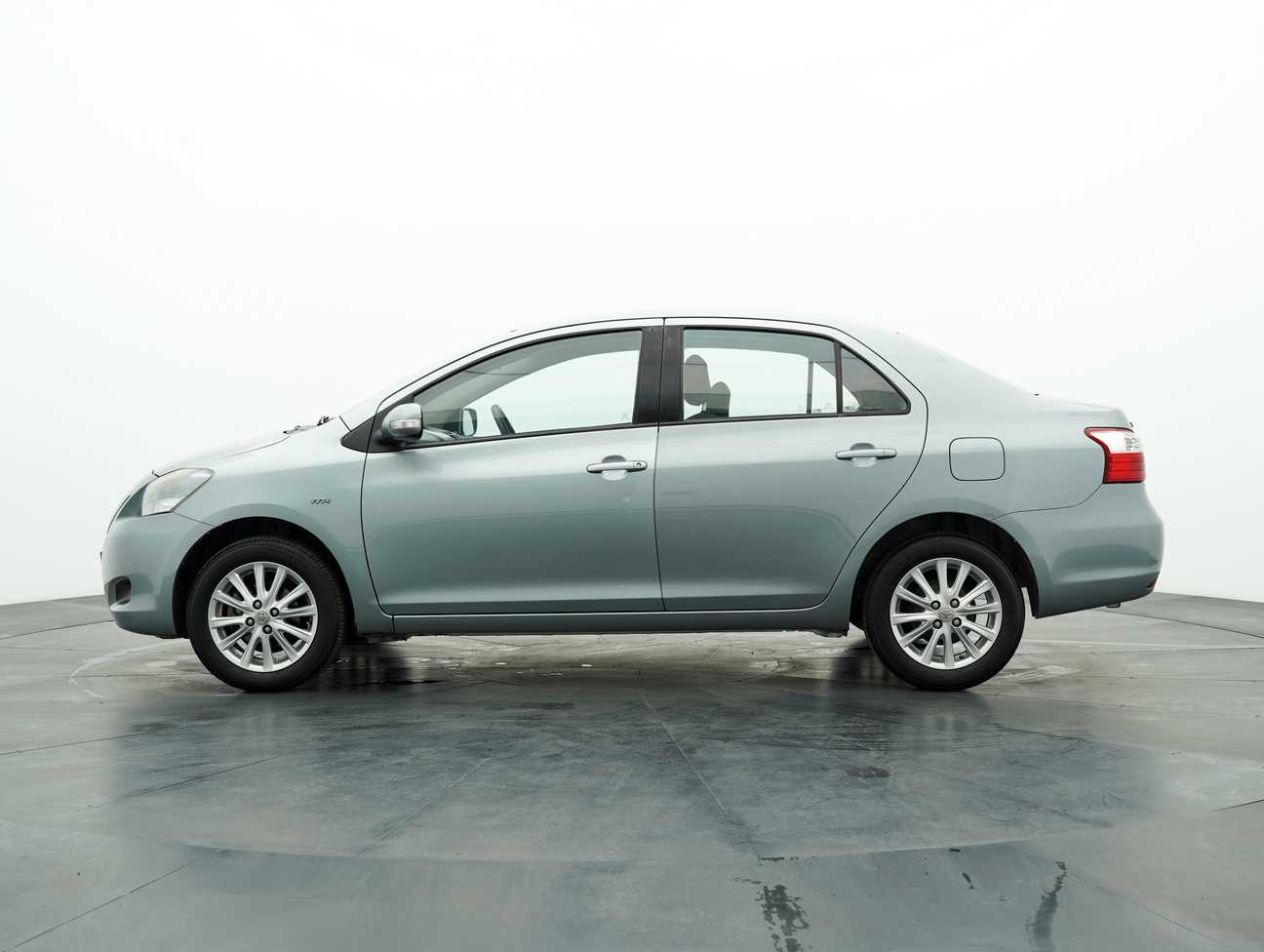 terpakai 2013 Toyota VIOS E 1.5