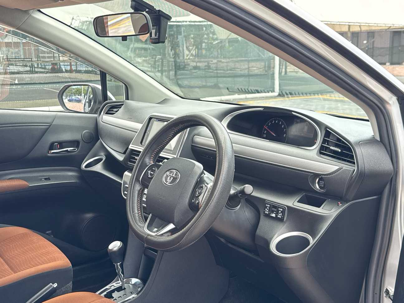 used 2018 Toyota Sienta V 1.5