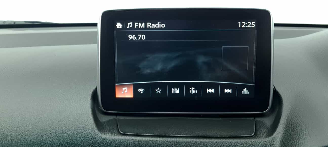 terpakai 2015 Mazda 2 SEDAN 1.5