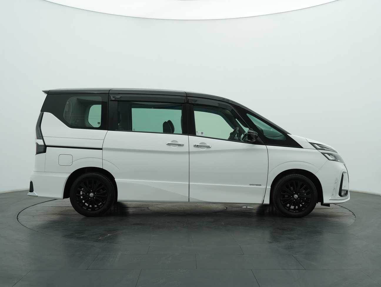 used 2023 Nissan Serena S-Hybrid High-Way Star Premium 2.0