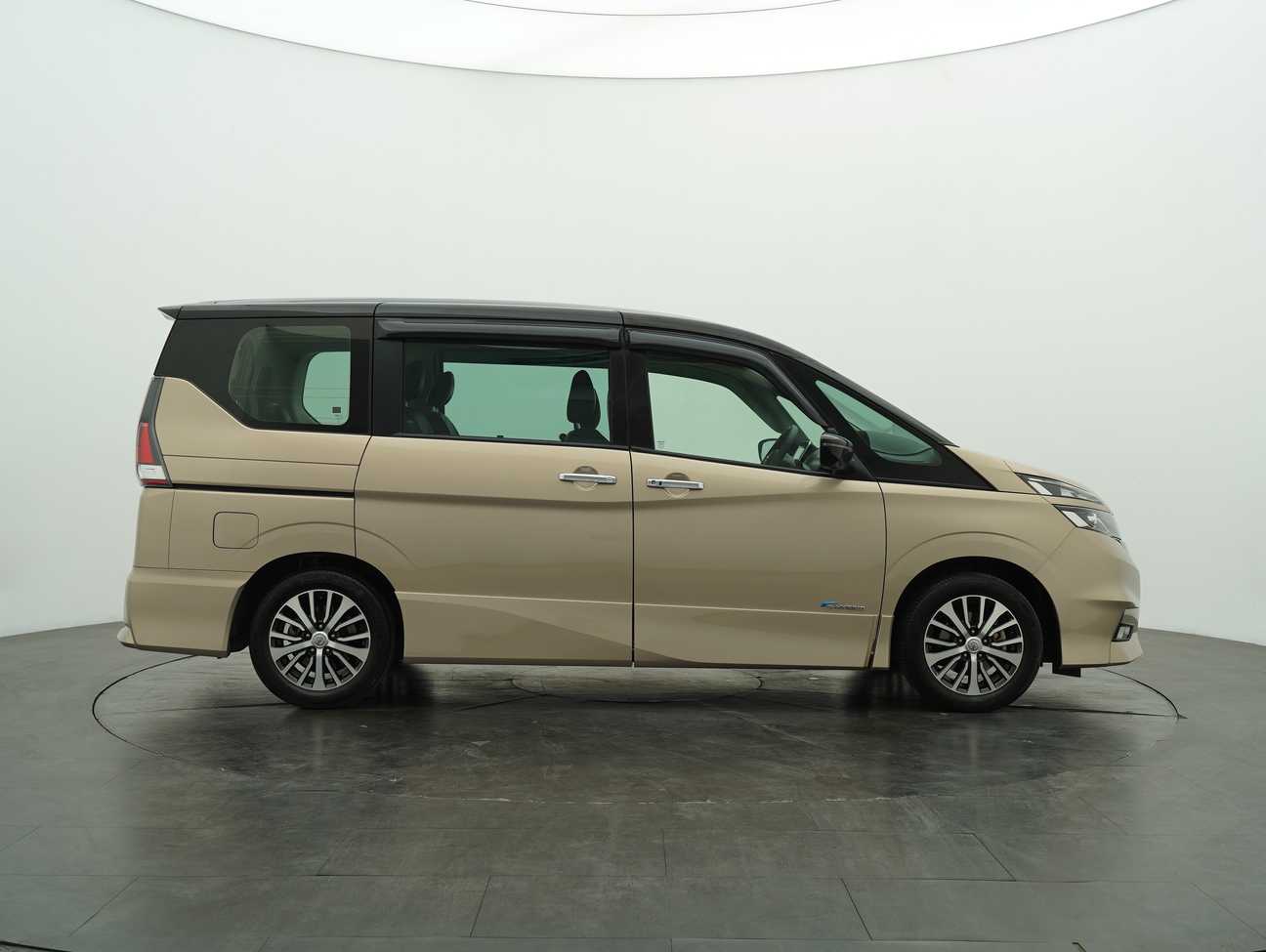 used 2018 Nissan Serena S-Hybrid High-Way Star 2.0