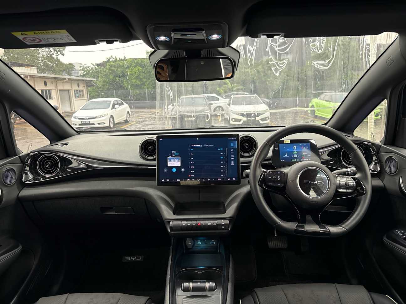 terpakai 2023 BYD Dolphin Premium 