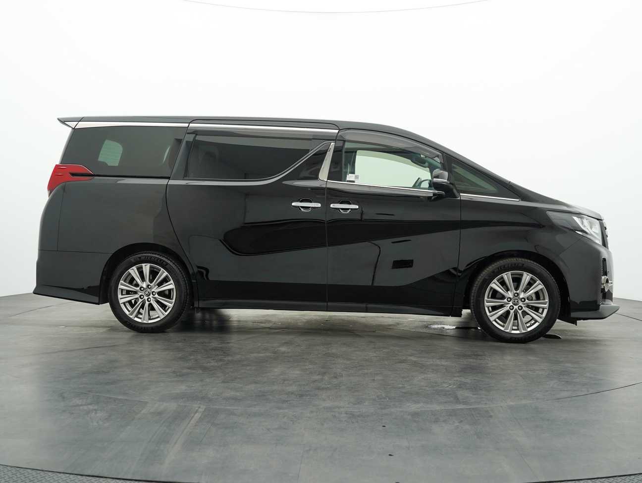 used 2017 Toyota Alphard G 2.5