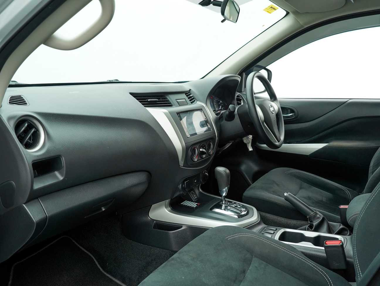 used 2019 Nissan Navara NP300 SE Dual Cab 2.5