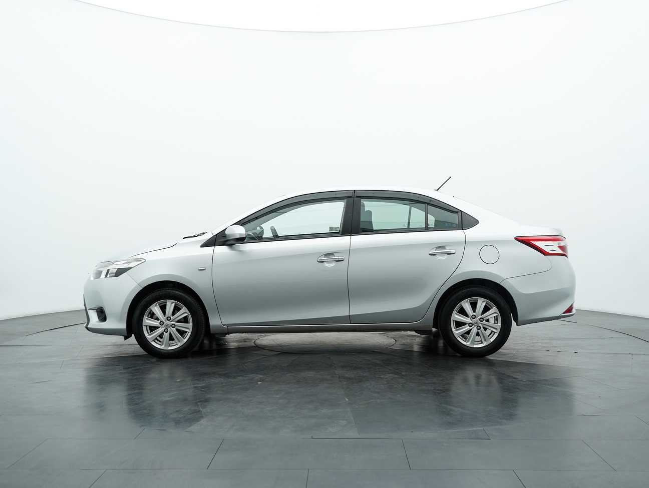 terpakai 2015 Toyota Vios J 1.5