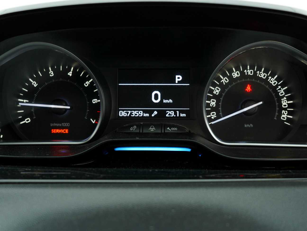 terpakai 2014 Peugeot 208 5-DOOR 1.6