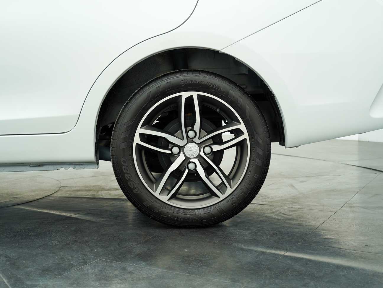 terpakai 2021 Proton Saga Premium 1.3