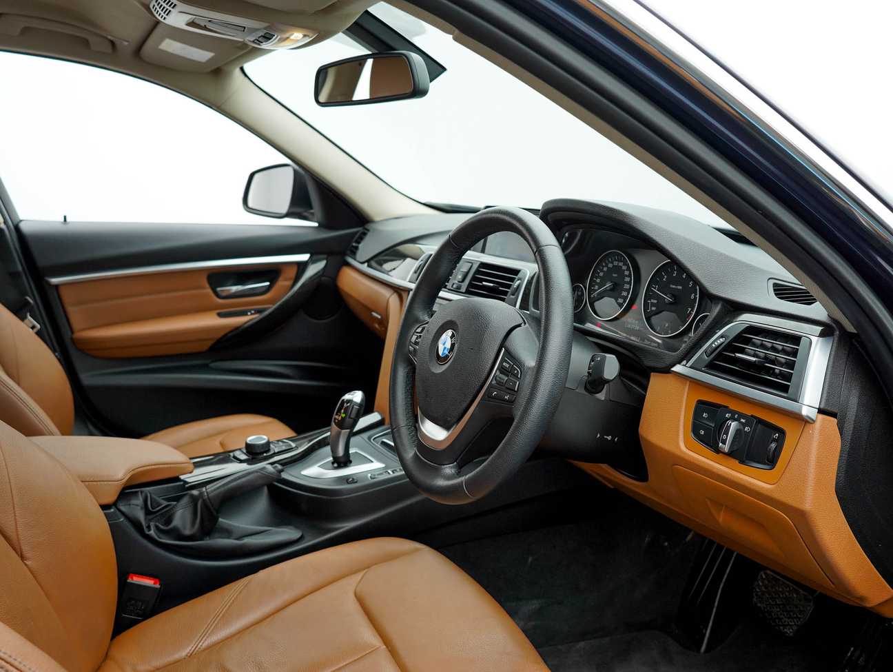 used 2017 BMW 318i Luxury 1.5