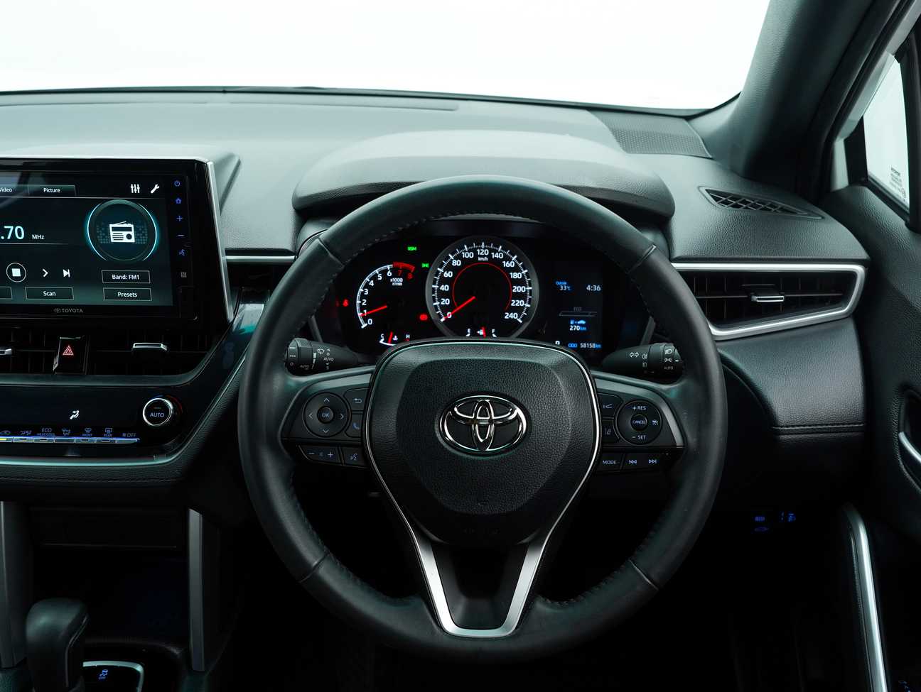 used 2022 Toyota Corolla Cross V 1.8