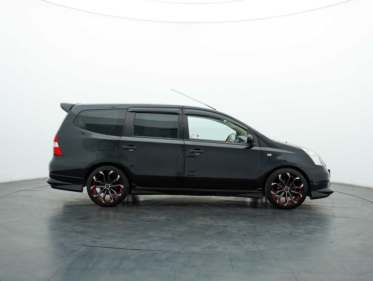 terpakai 2010 Nissan Grand Livina Comfort 1.6