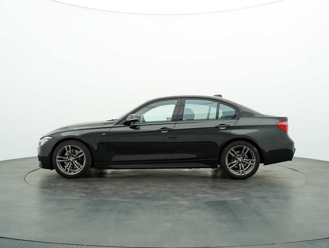 used 2016 BMW 330i M Sport 2.0