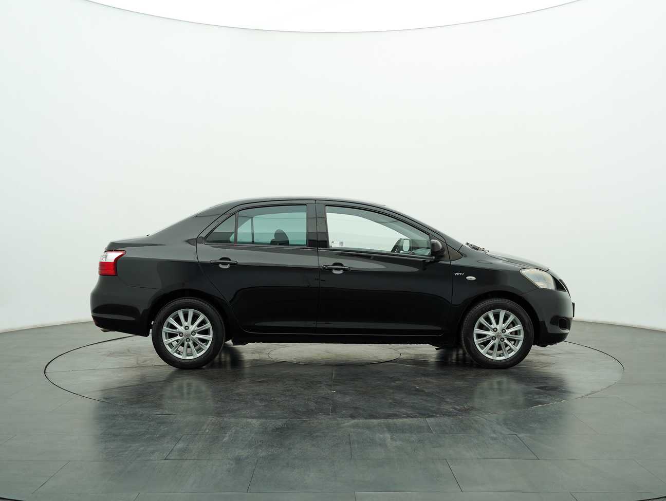 terpakai 2013 Toyota Vios J 1.5