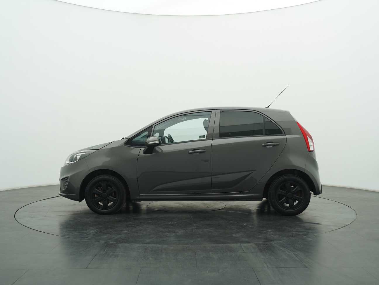 terpakai 2015 Proton Iriz Standard 1.3