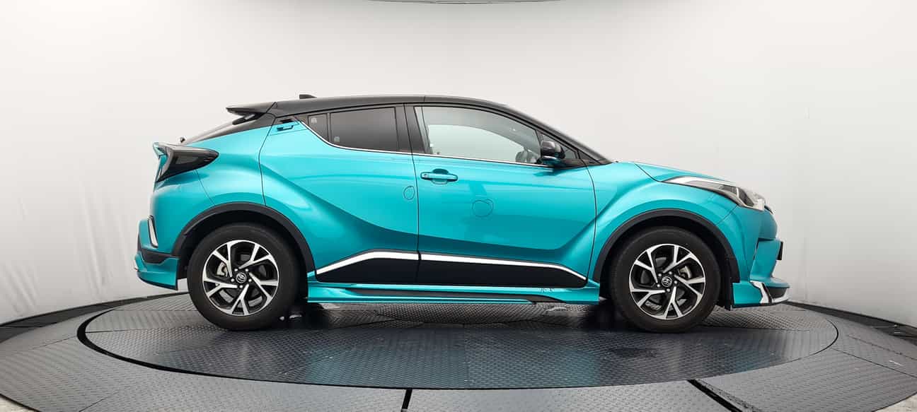 used 2019 Toyota C-HR  1.8