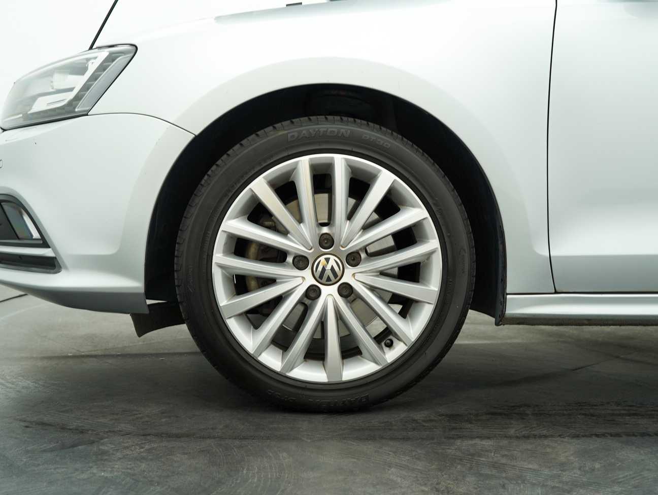 terpakai 2018 Volkswagen JETTA TSI HIGHLINE (CKD) 1.4