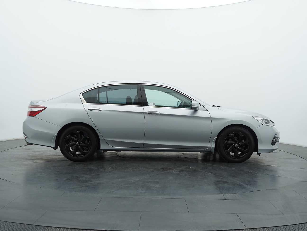 used 2017 Honda Accord VTi-L 2.0