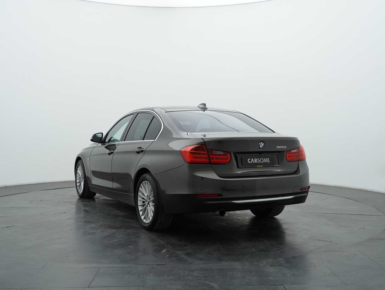 used 2014 BMW 320i Luxury Line 2.0
