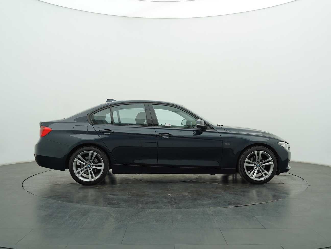 used 2014 BMW 320i Sport Line 2.0