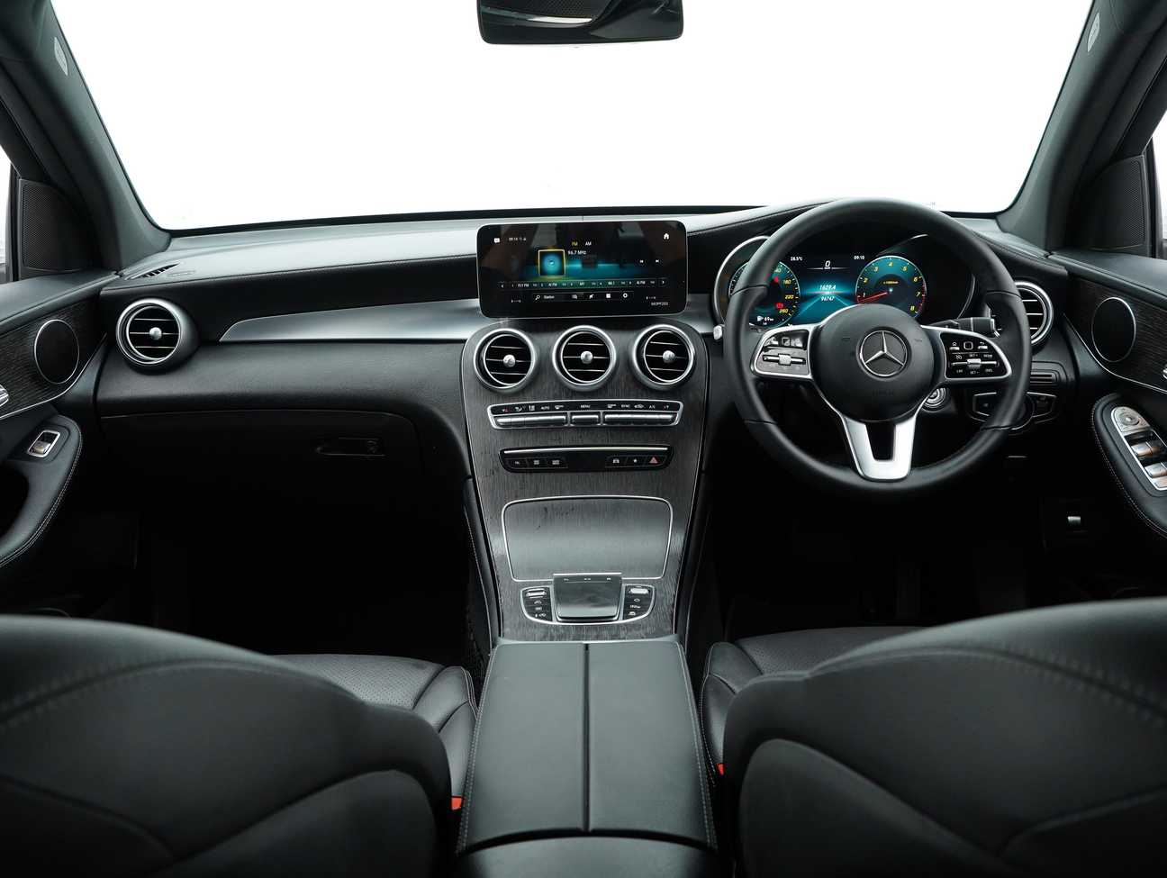 used 2020 Mercedes-Benz GLC200 Exclusive 2.0