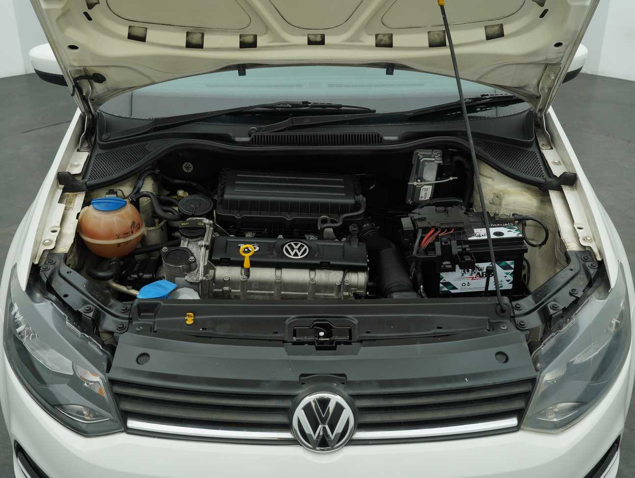 terpakai 2015 Volkswagen Polo Comfortline 1.6