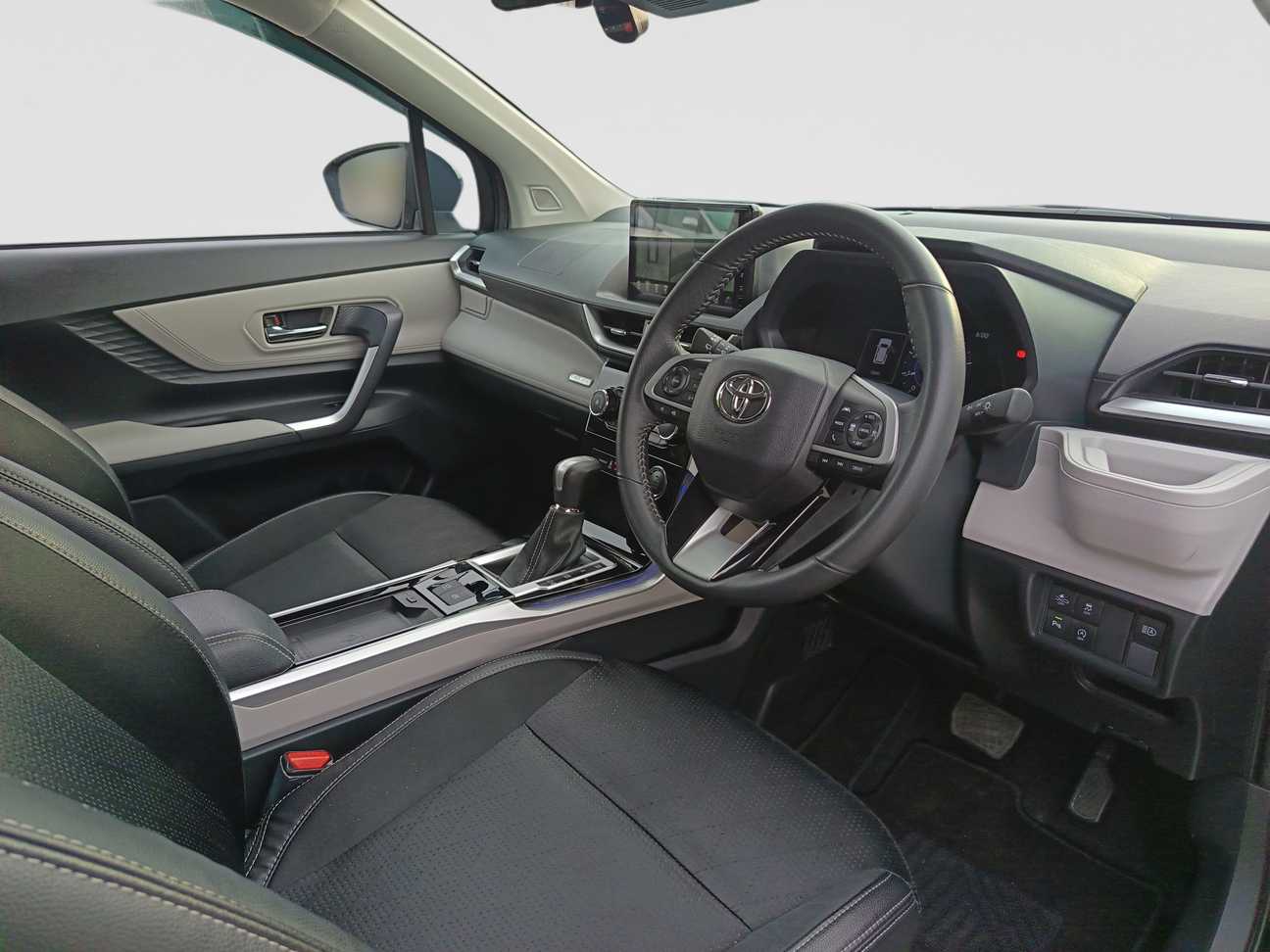 used 2023 Toyota Veloz  1.5
