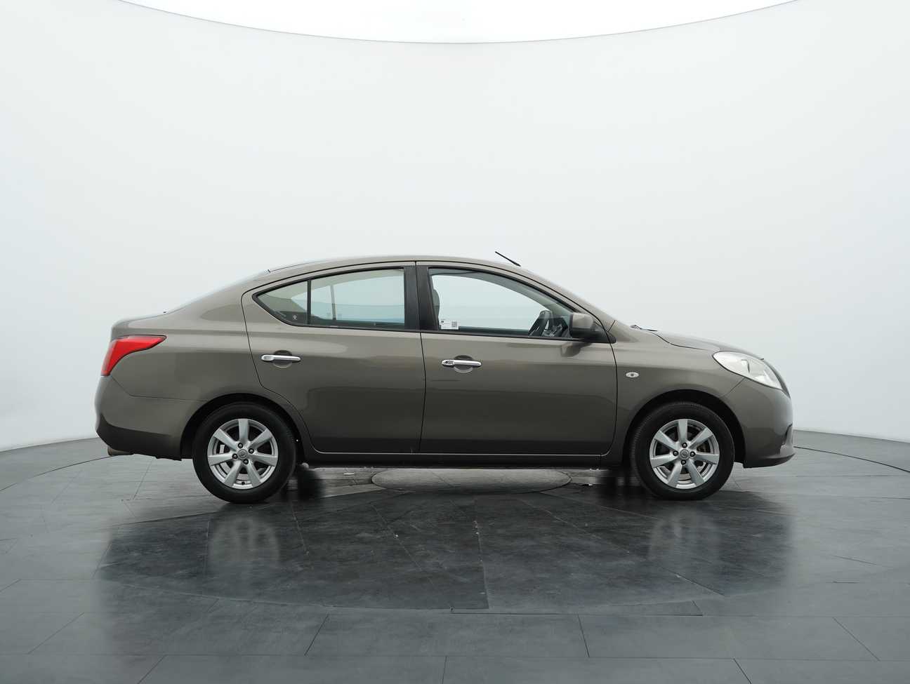 terpakai 2013 Nissan Almera V 1.5