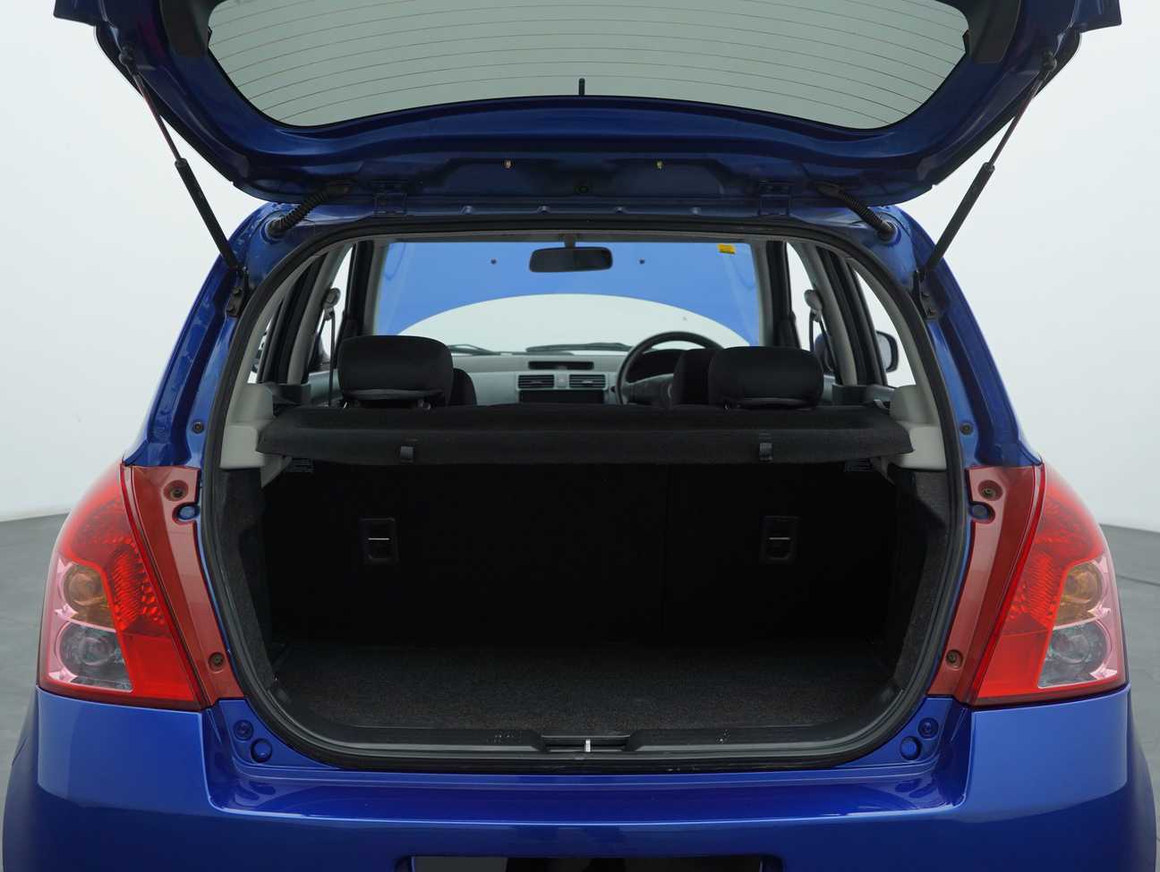 terpakai 2011 Suzuki Swift  1.5