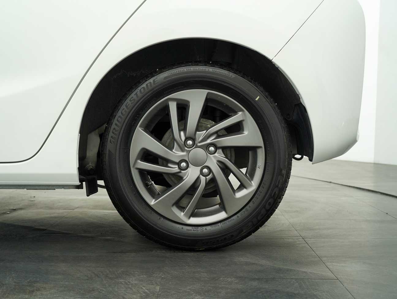 used 2015 Honda Jazz E 1.5