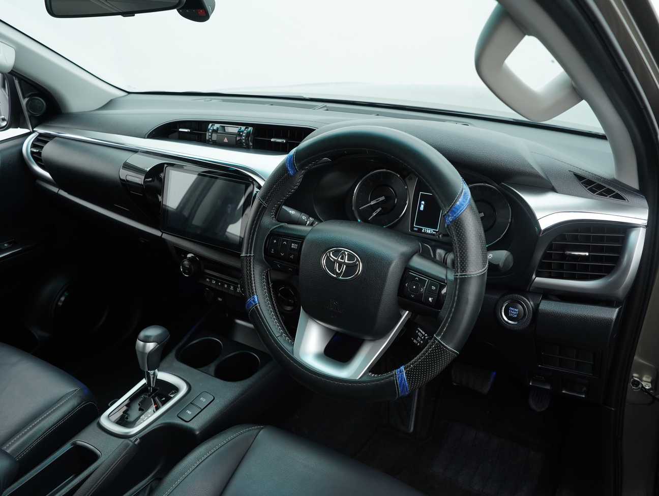 used 2023 Toyota Hilux V Dual Cab 2.4