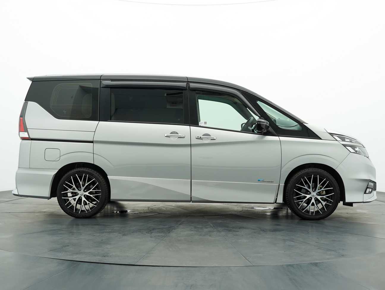 used 2019 Nissan SERENA S-HYBRID HIGH-WAY STAR (CKD) 2.0