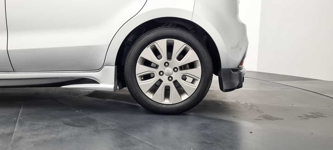 terpakai 2013 Kia RIO UB 1.4