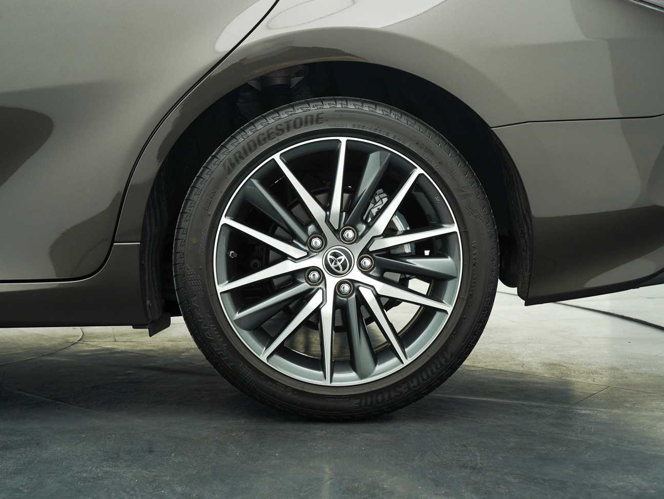 used 2023 Toyota Camry V 2.5