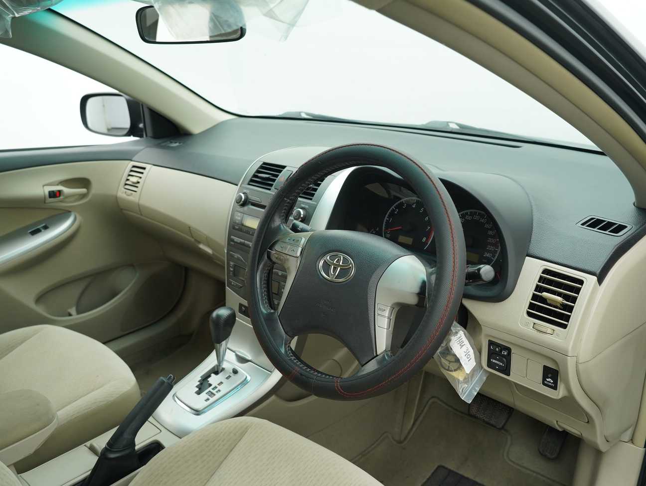 terpakai 2011 Toyota Corolla Altis E 1.8