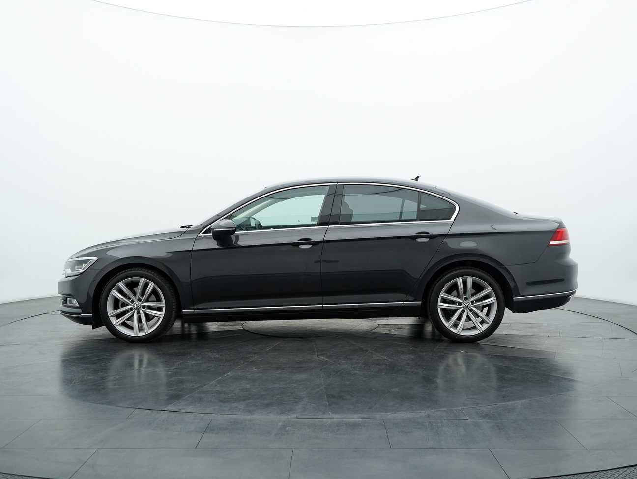 terpakai 2018 Volkswagen Passat 380 TSI Highline 2.0